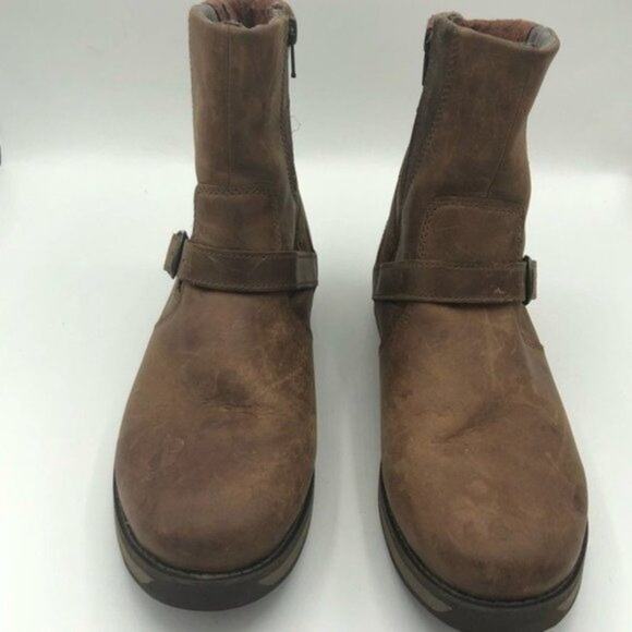 L.L.Bean Women's Cold Weather Buckle Strap Distressed Style Boots Size 8.5 - Picture 2 of 11